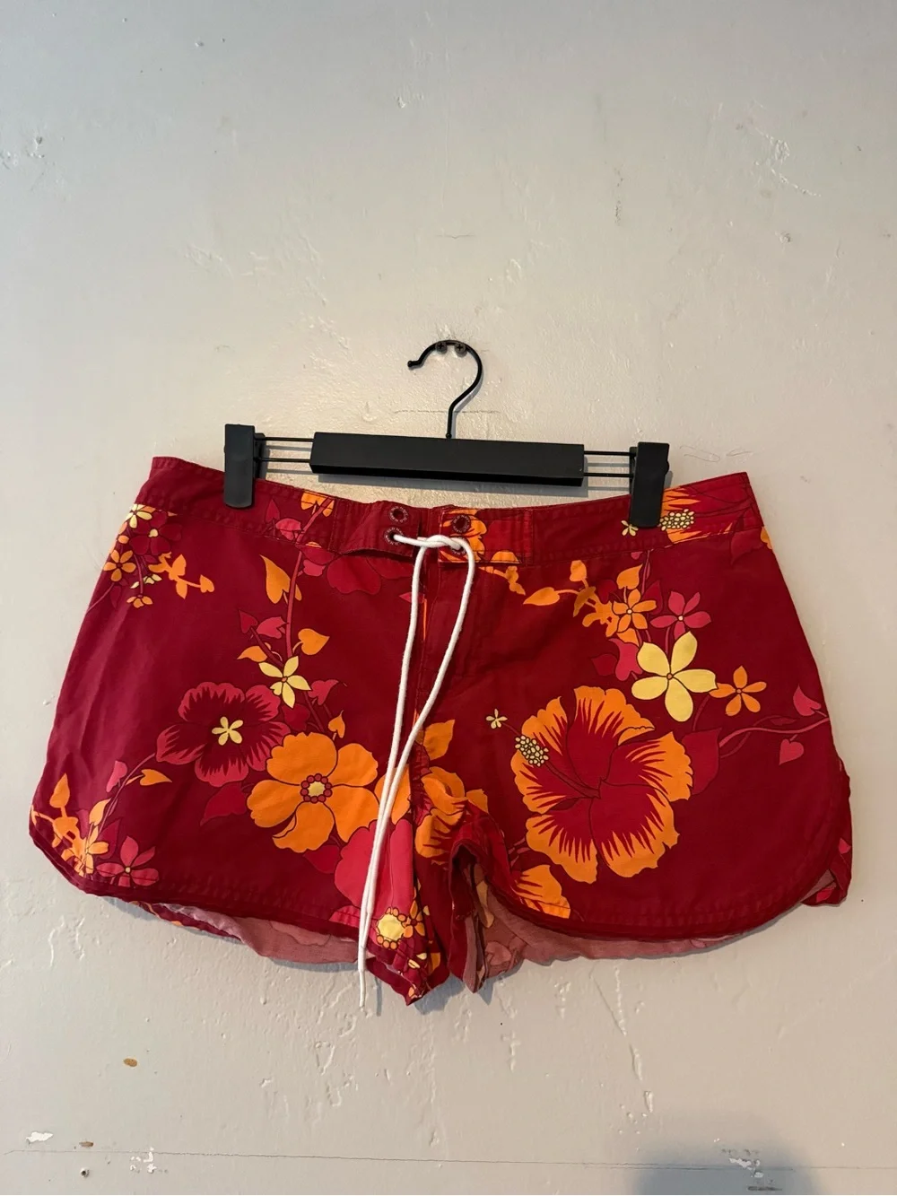VTG Old Navy Red Floral Drawstring Beach Shorts